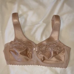 Glamorize Beige Bra Wide Padded Straps (36B) NWOT